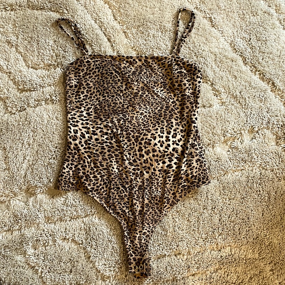 NWT - cheetah bodysuit - XS